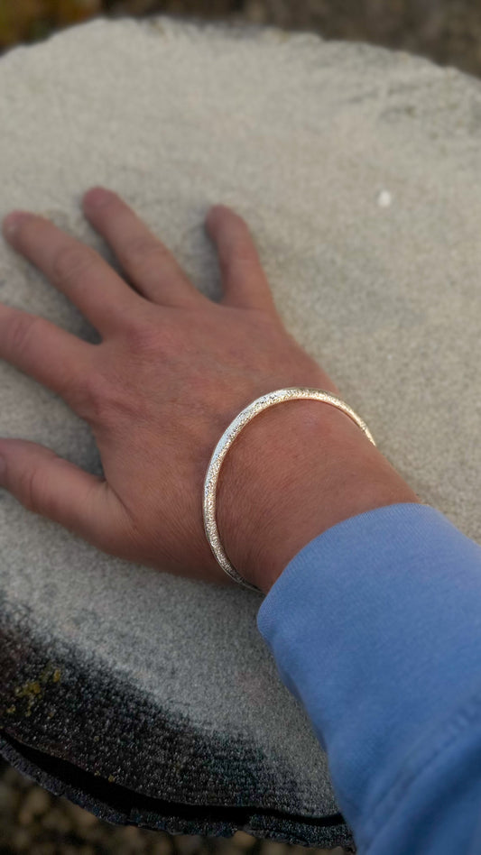 SandSpor – Offener Armreif aus Silber | Lofoten Jewelry