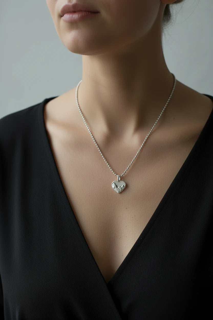 Lofoten Jewelry Silver Necklace "Mountain Love"