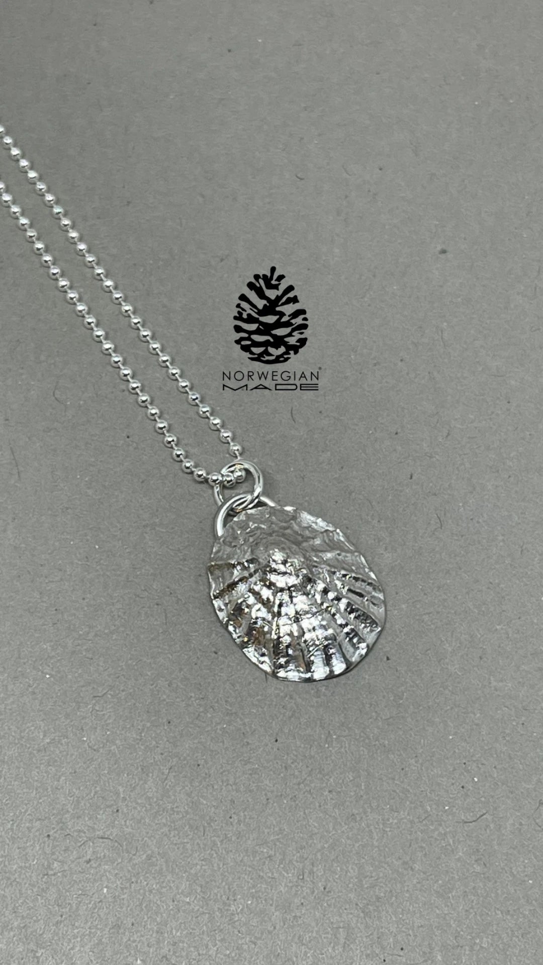 Lofoten Jewelry Silver Necklace "Elbow Shell"
